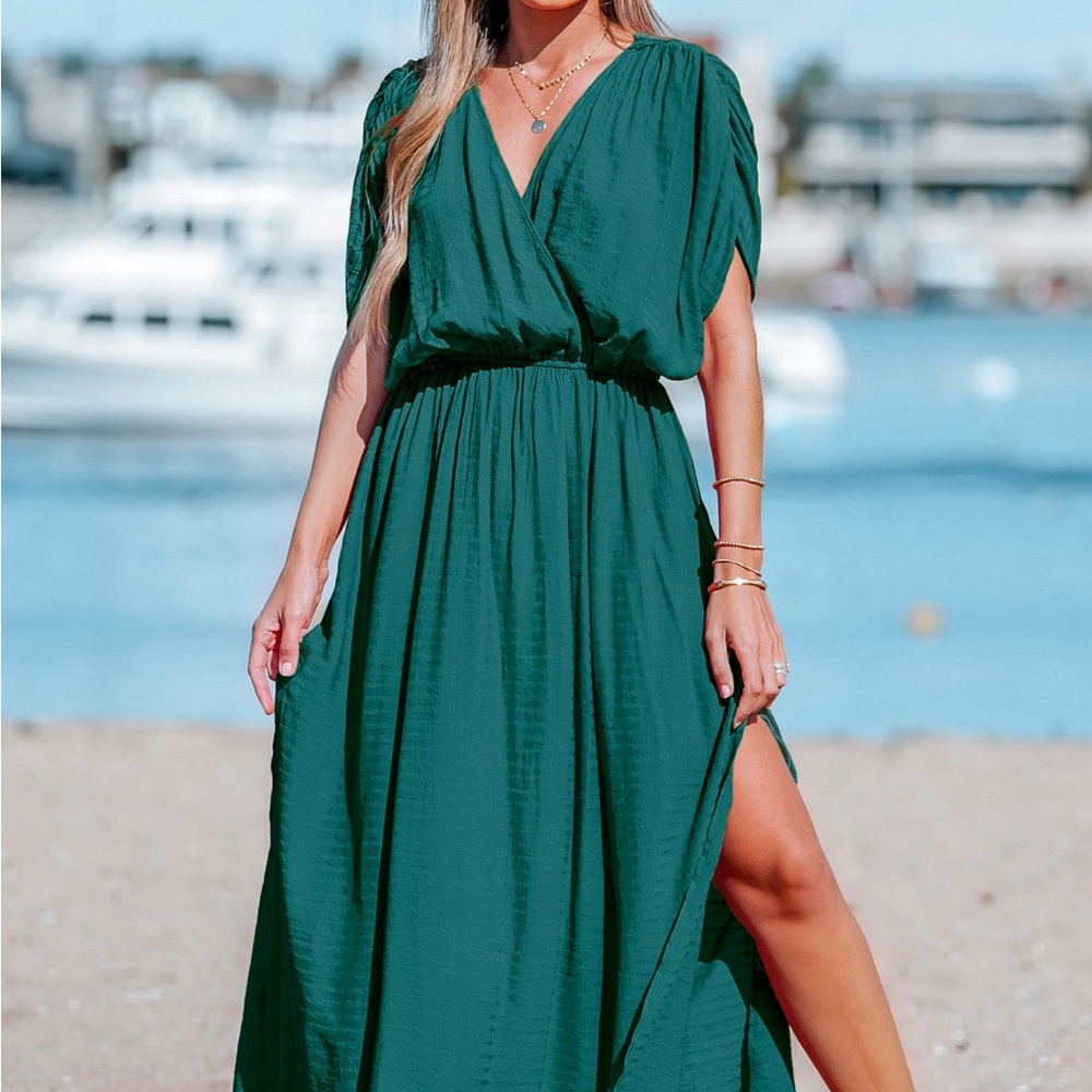 Cupshe Green Slit Maxi Dress with V-Neck and Dolman Cap Sleeves